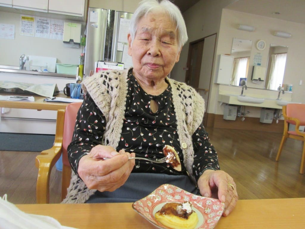 神谷川GH＿作ったホットケーキをいただく２