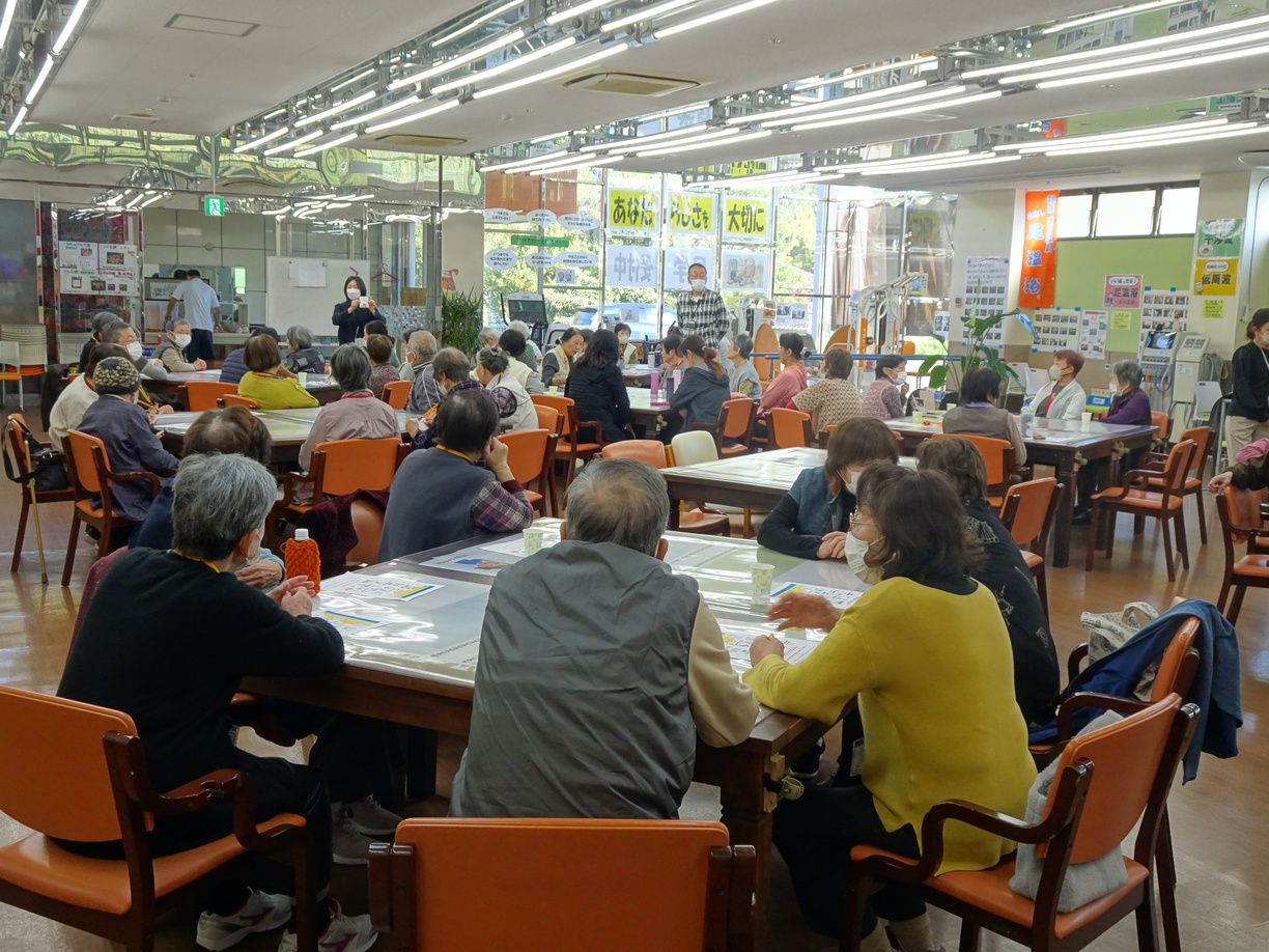 一人、夫婦、友達同士など参加形態はさまざま